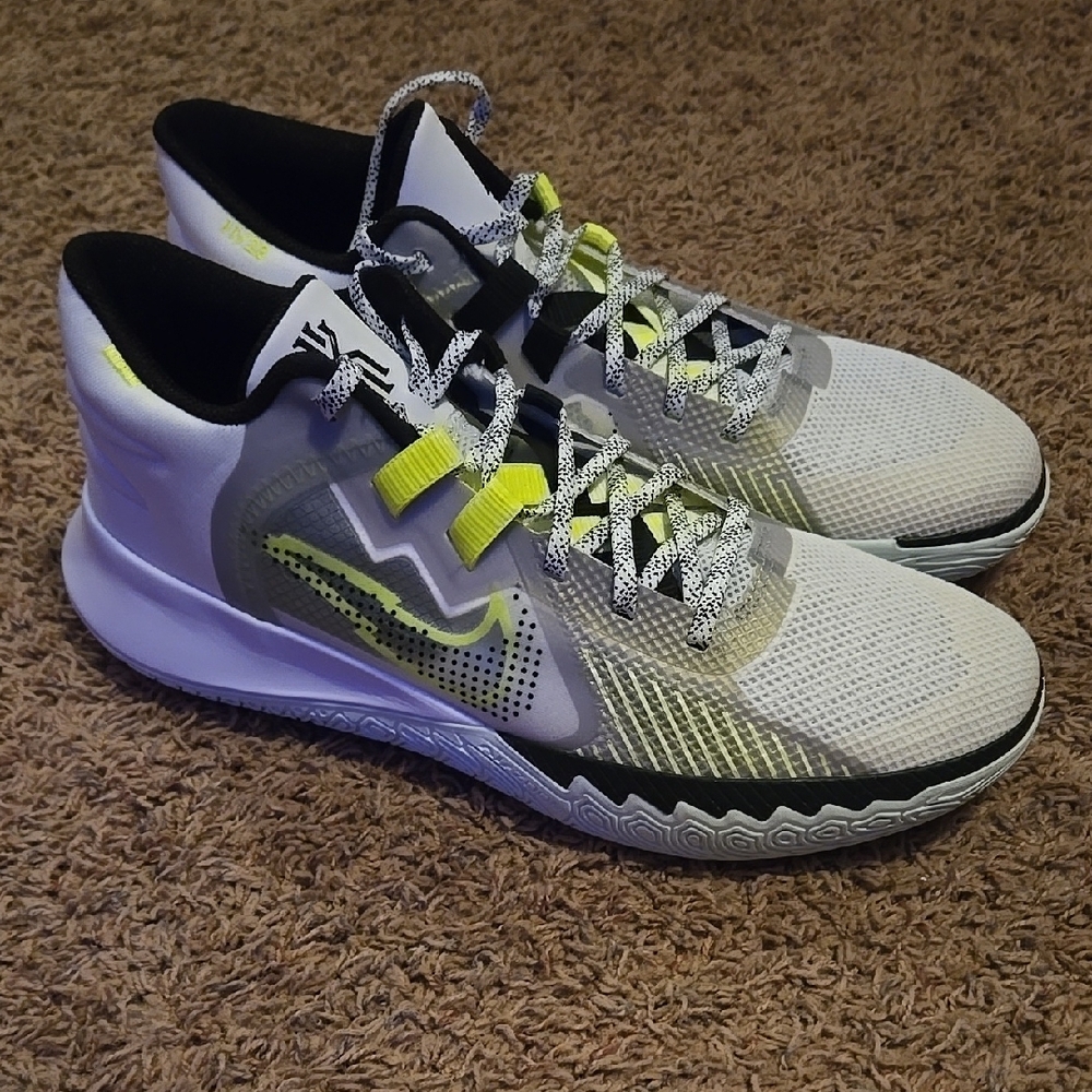 Nike Kyrie Flytrap V Basketball Shoes